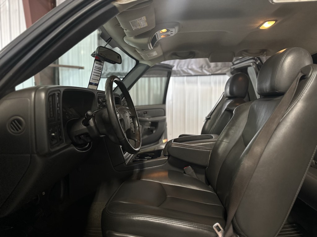 2005 Gmc Sierra SLT photo 22