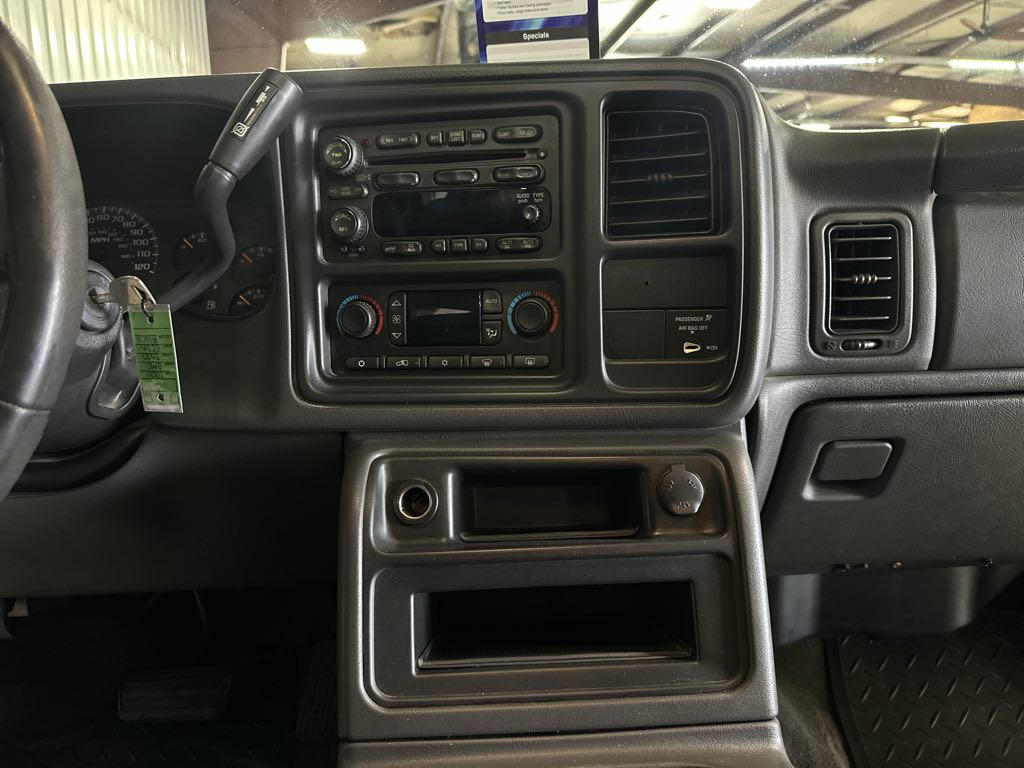2005 Gmc Sierra SLT photo 31