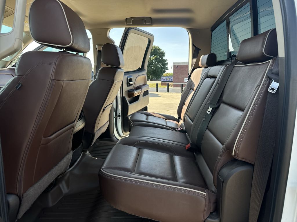 2016 Chevrolet Silverado 2500HD High Country photo 4