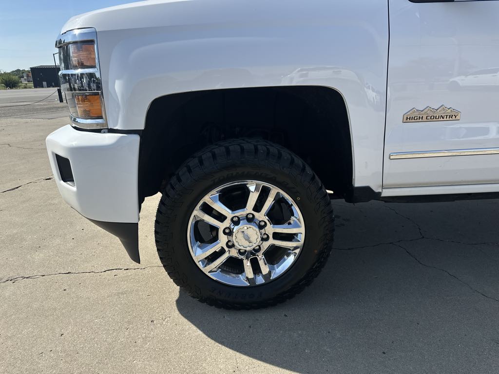 2016 Chevrolet Silverado 2500HD High Country photo 10