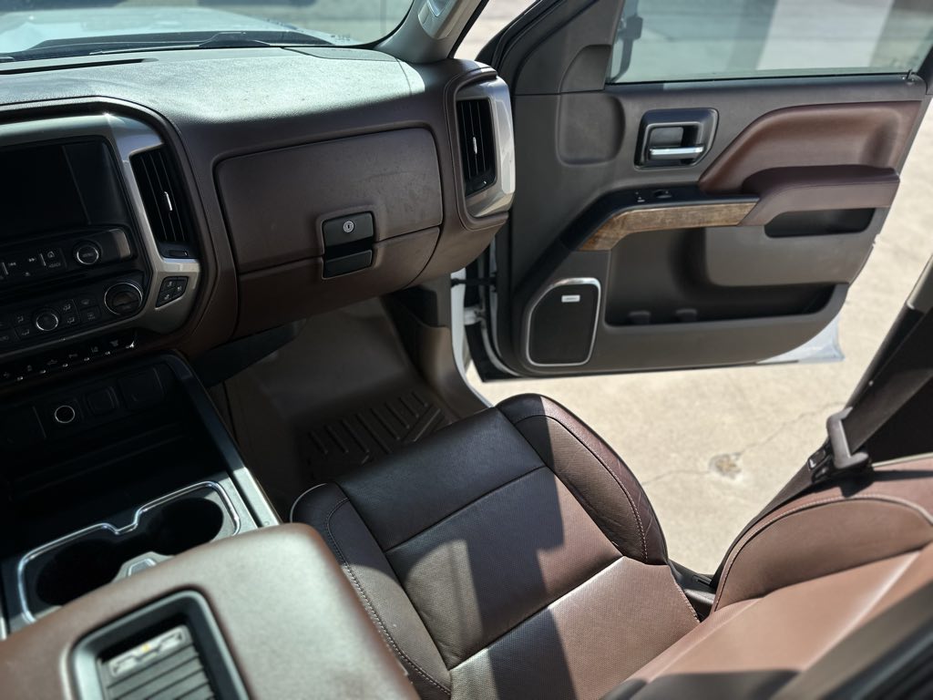 2016 Chevrolet Silverado 2500HD High Country photo 14