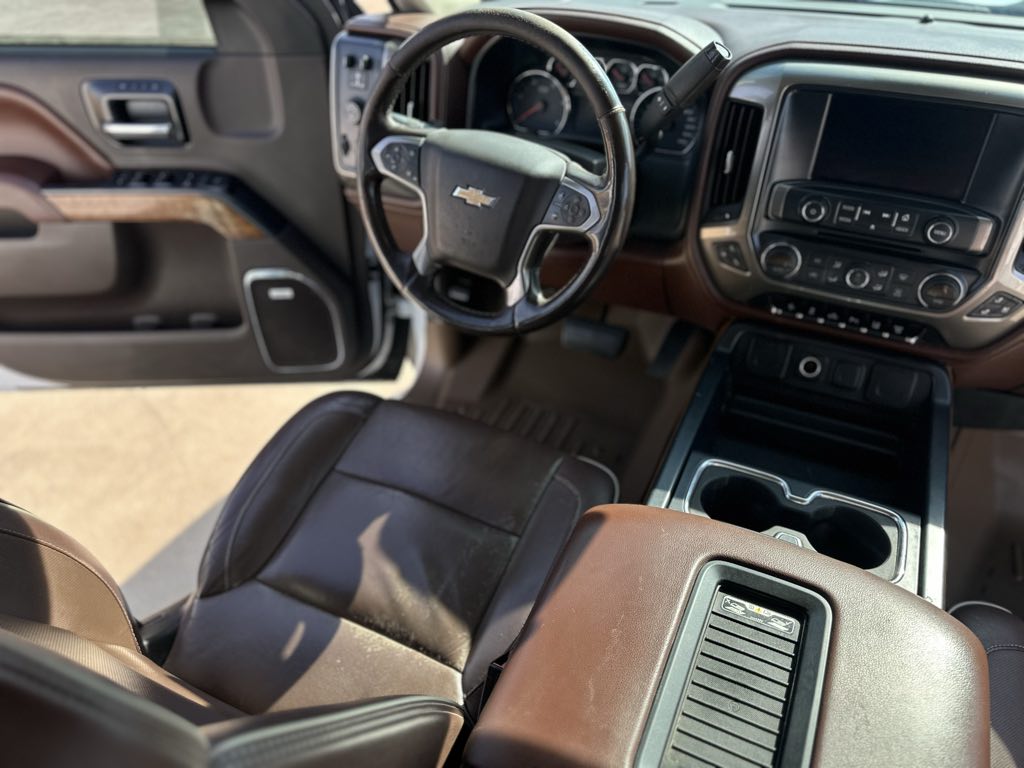 2016 Chevrolet Silverado 2500HD High Country photo 17