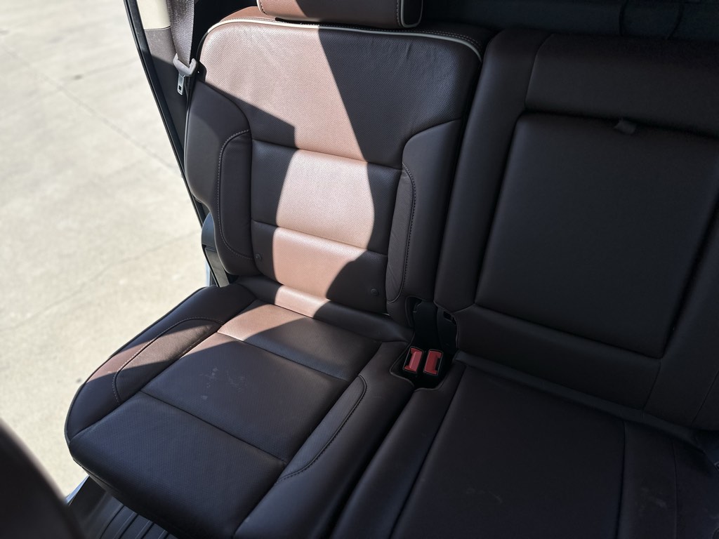 2016 Chevrolet Silverado 2500HD High Country photo 18