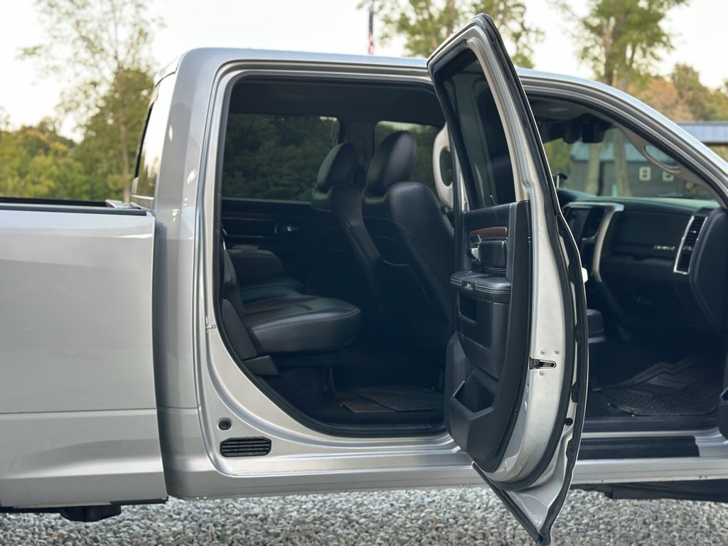 2018 Ram 2500 Laramie photo 15