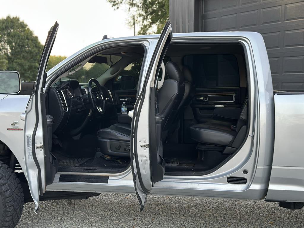 2018 Ram 2500 Laramie photo 18