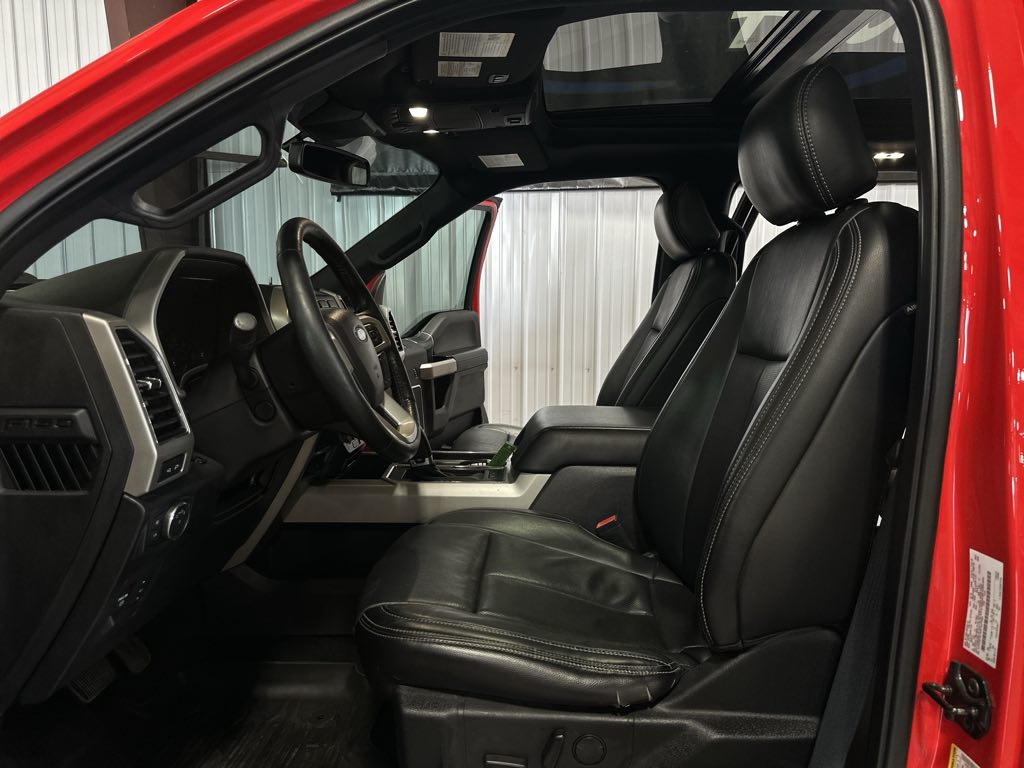 2019 Ford F-150 Lariat photo 16