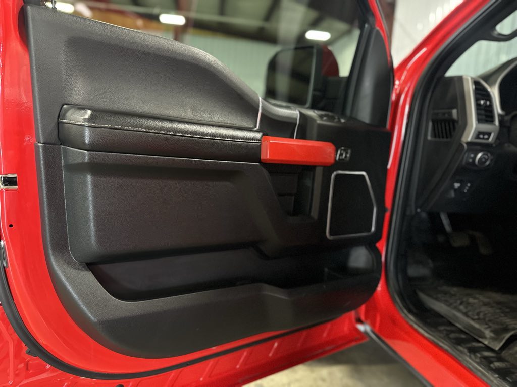 2019 Ford F-150 Lariat photo 17