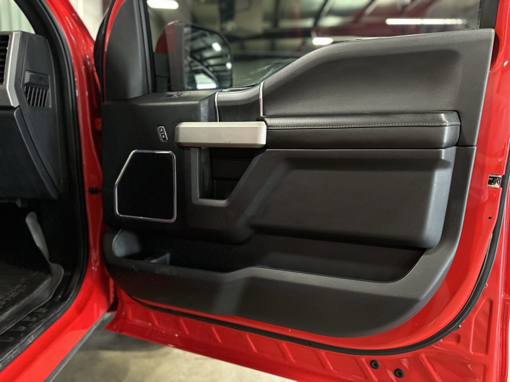2019 Ford F-150 Lariat photo 35