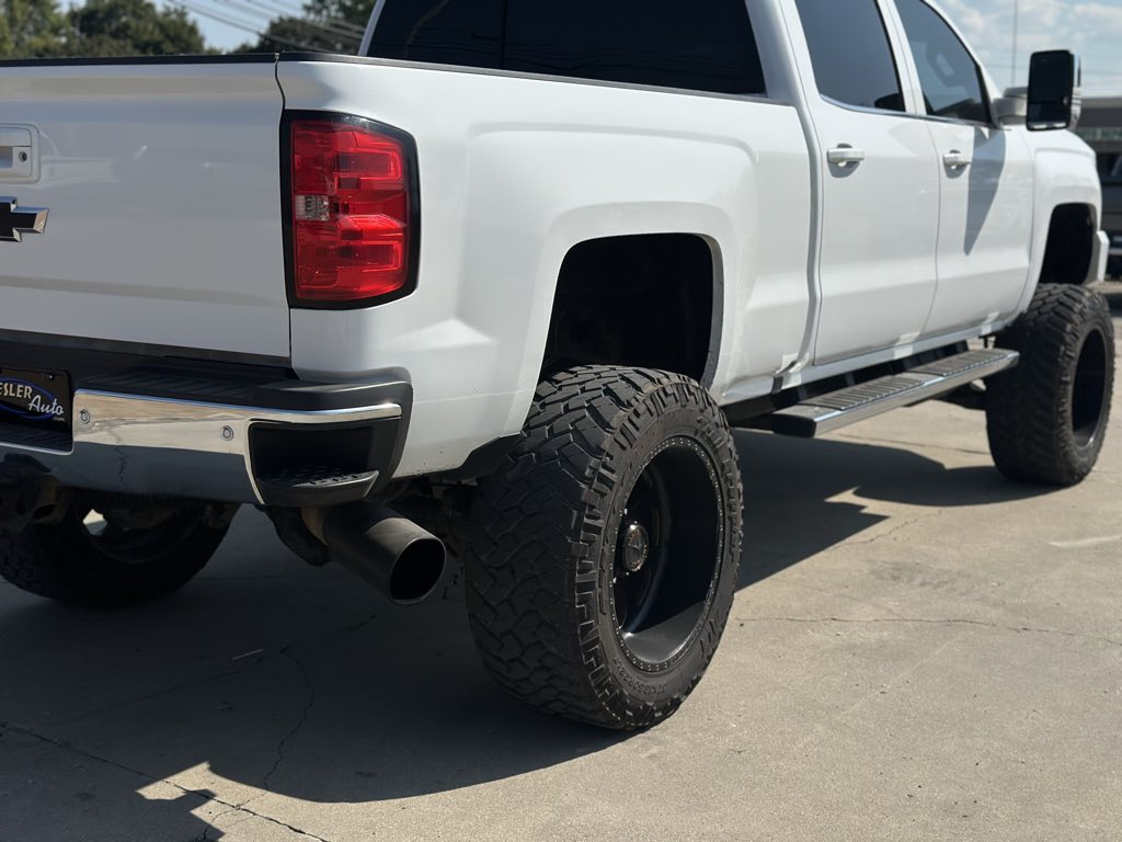 2017 Chevrolet Silverado 2500HD LTZ photo 10