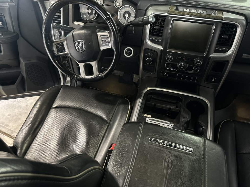 2016 Ram 2500 Longhorn Limited photo 9