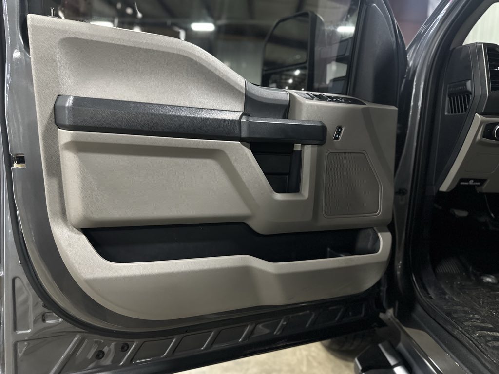 2022 Ford F-350 XL photo 14