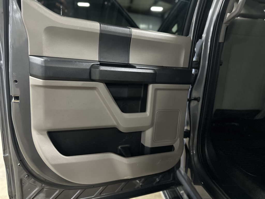 2022 Ford F-350 XL photo 39