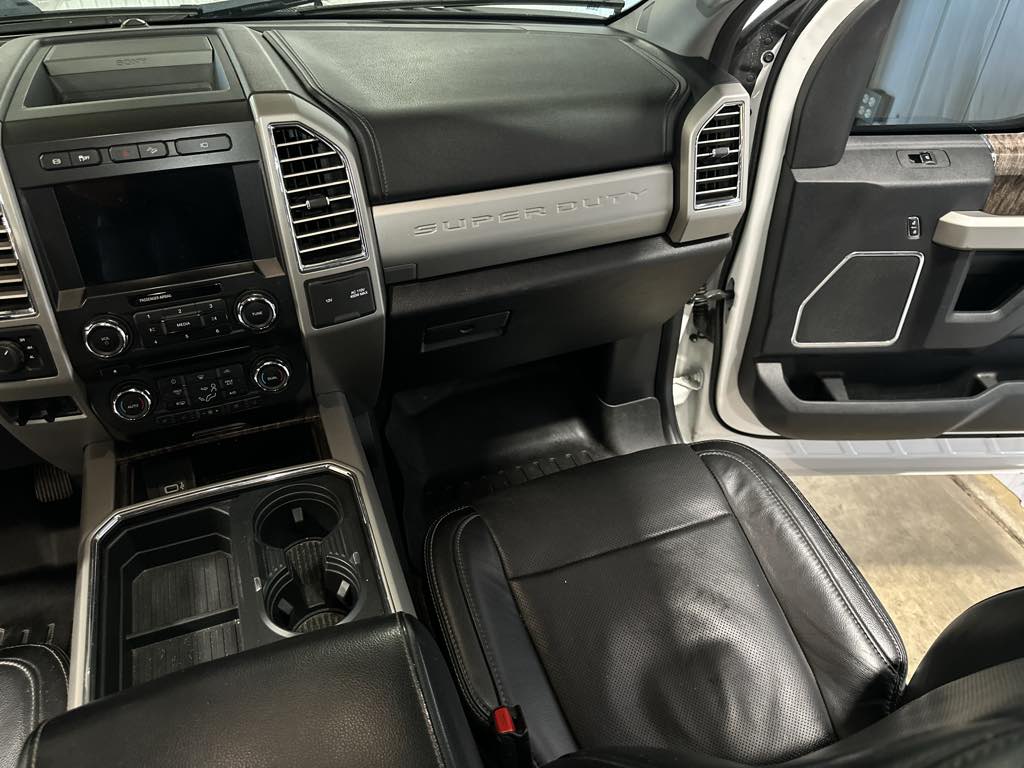 2017 Ford F-250 Lariat photo 5