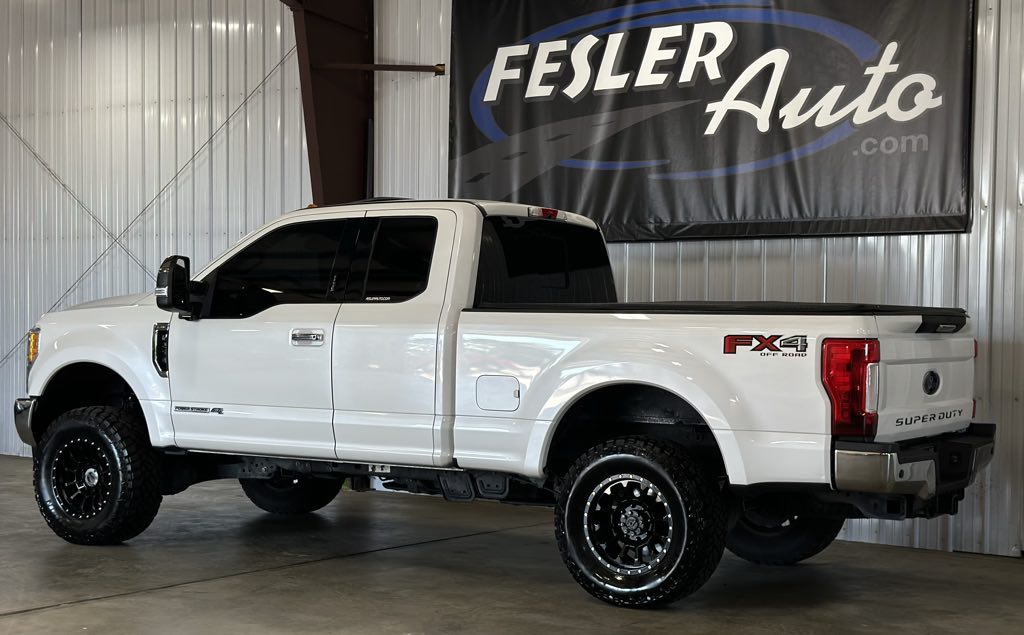 2017 Ford F-250 Lariat photo 15