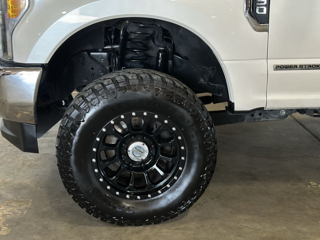 2017 Ford F-250 Lariat photo 17