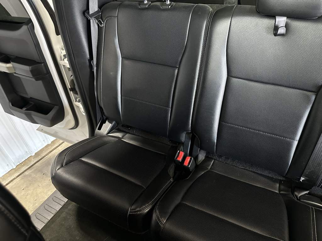 2017 Ford F-250 Lariat photo 26
