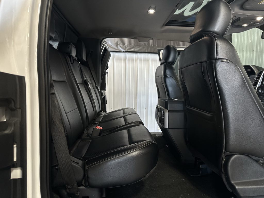 2017 Ford F-250 Lariat photo 30