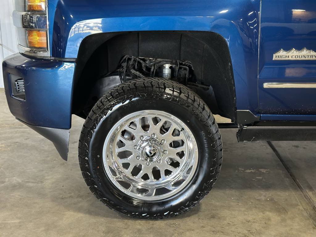 2016 Chevrolet Silverado 2500HD High Country photo 4