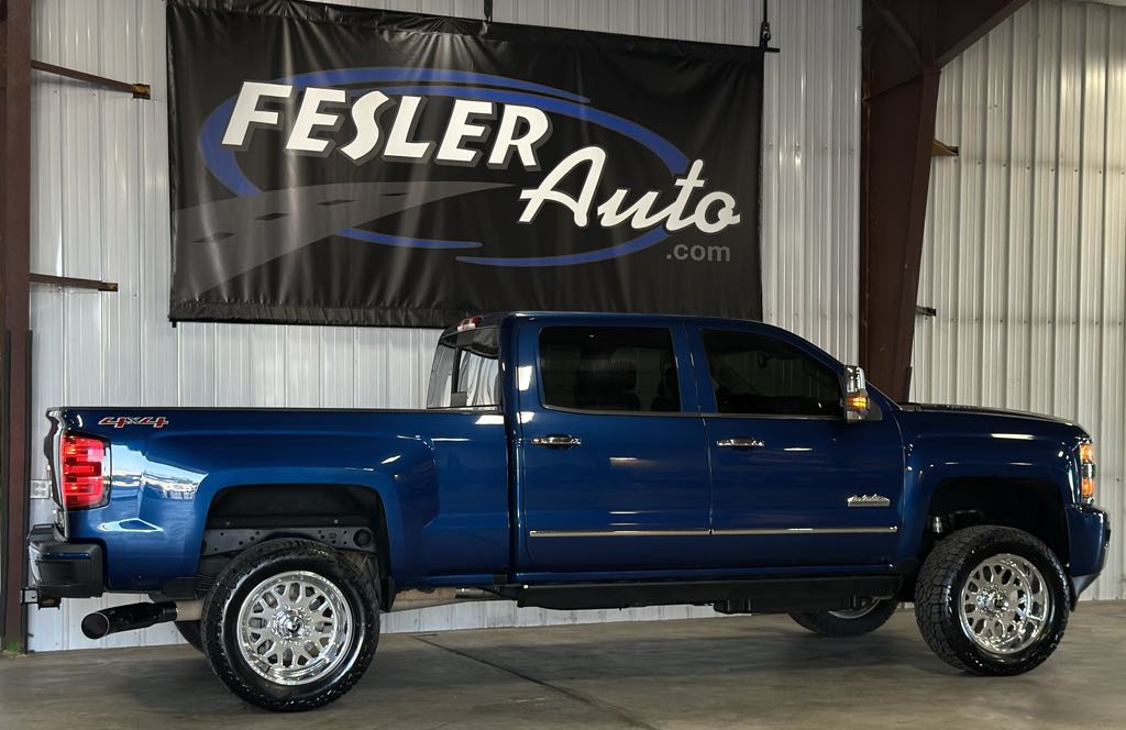 2016 Chevrolet Silverado 2500HD High Country photo 14
