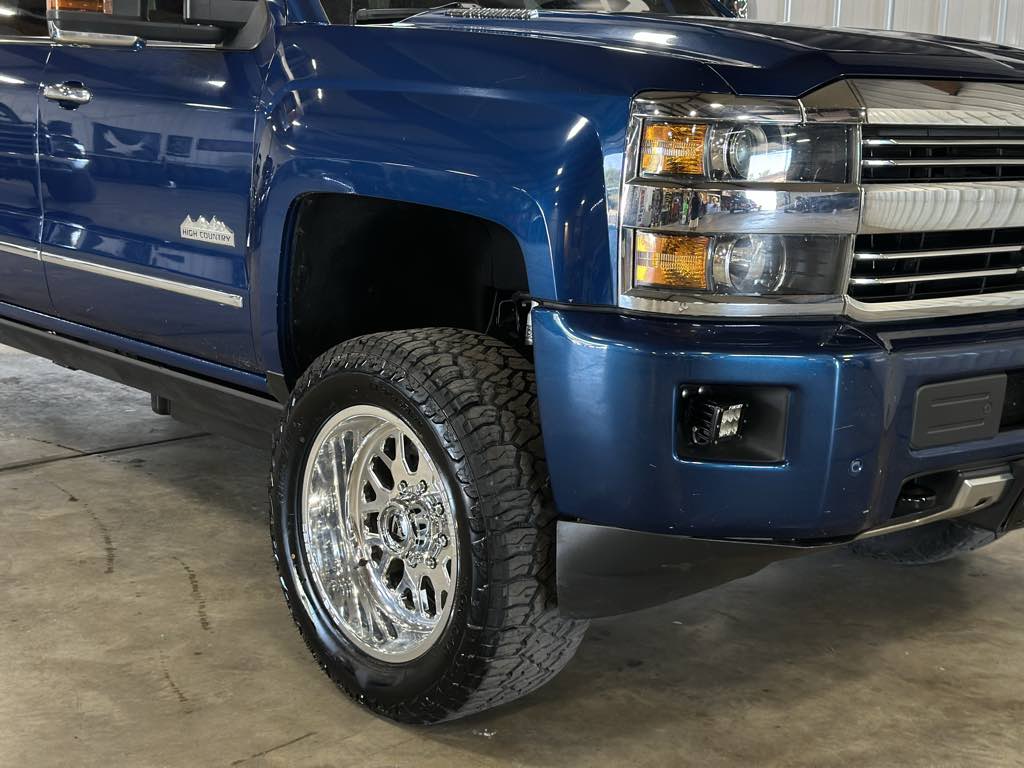 2016 Chevrolet Silverado 2500HD High Country photo 17