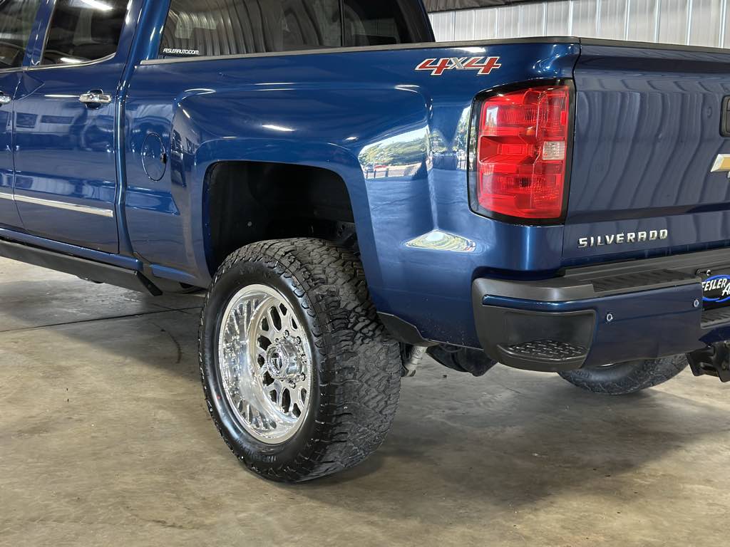 2016 Chevrolet Silverado 2500HD High Country photo 23