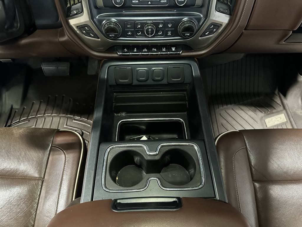 2016 Chevrolet Silverado 2500HD High Country photo 32
