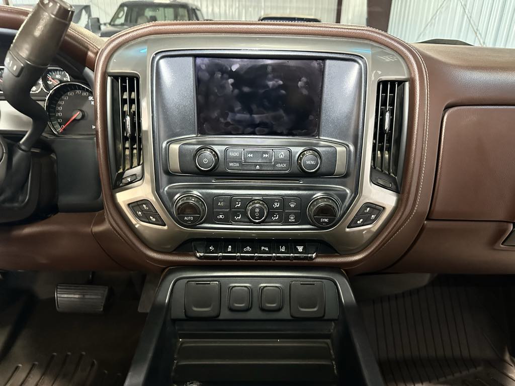 2016 Chevrolet Silverado 2500HD High Country photo 33