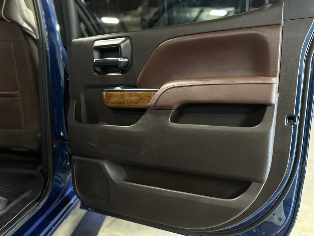 2016 Chevrolet Silverado 2500HD High Country photo 38
