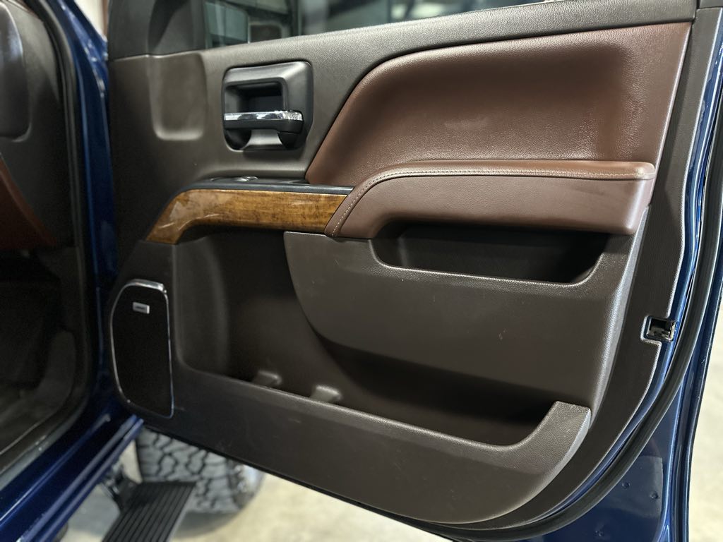 2016 Chevrolet Silverado 2500HD High Country photo 39