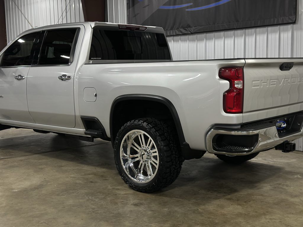 2021 Chevrolet Silverado 2500HD LTZ photo 2