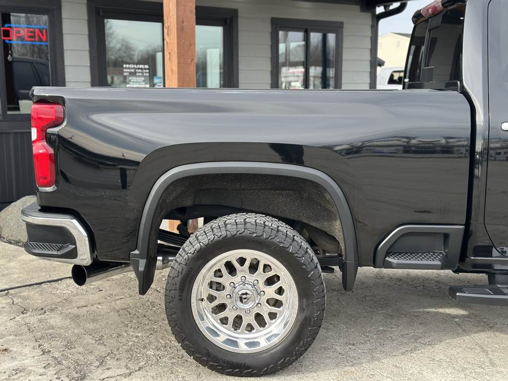 2020 Chevrolet Silverado 2500HD LTZ photo 3