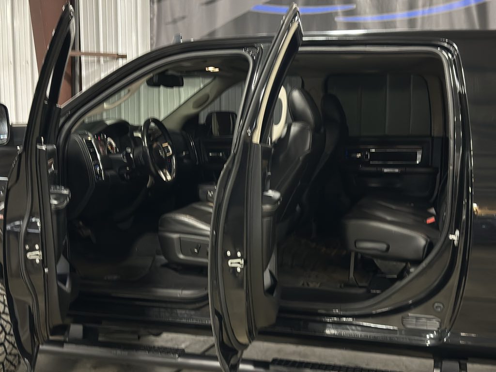 2016 Ram 2500 Laramie photo 3