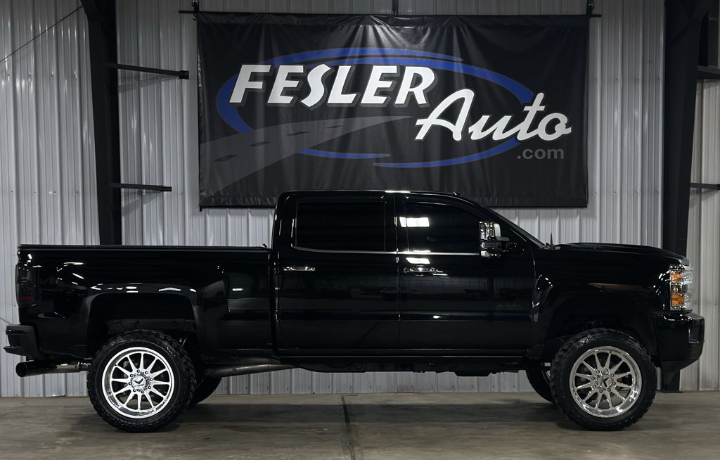 2019 Chevrolet Silverado HD High Country 4WD Crew Cab Standard Box's photo