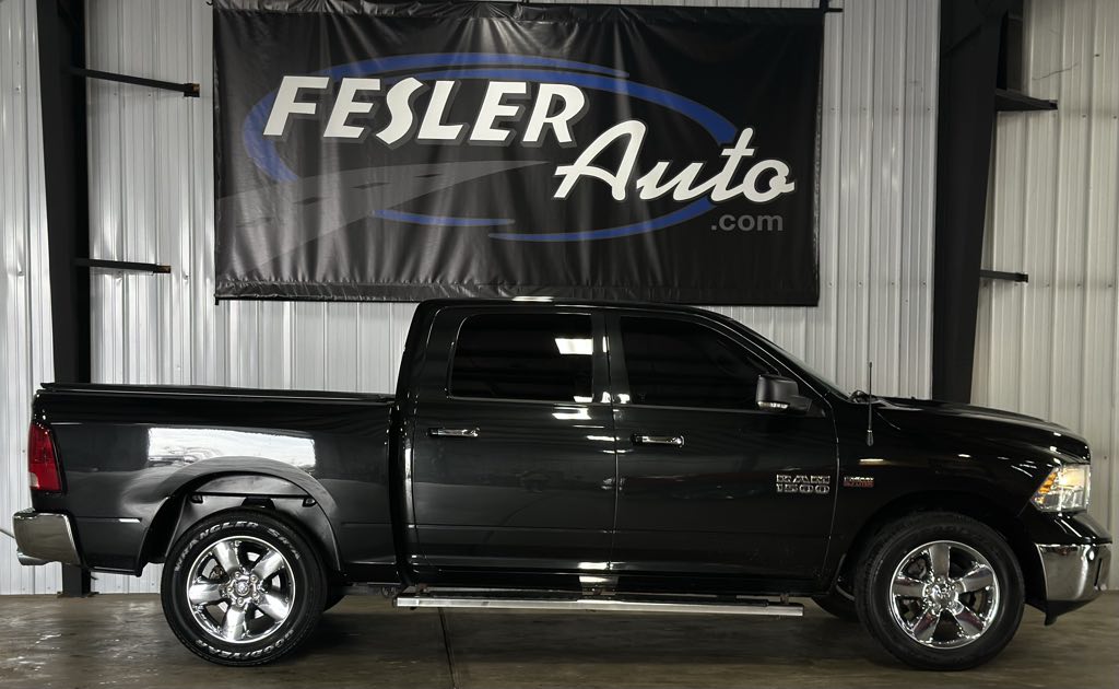 2016 RAM 1500 Big Horn 4x4 Crew Cab 5'7's photo