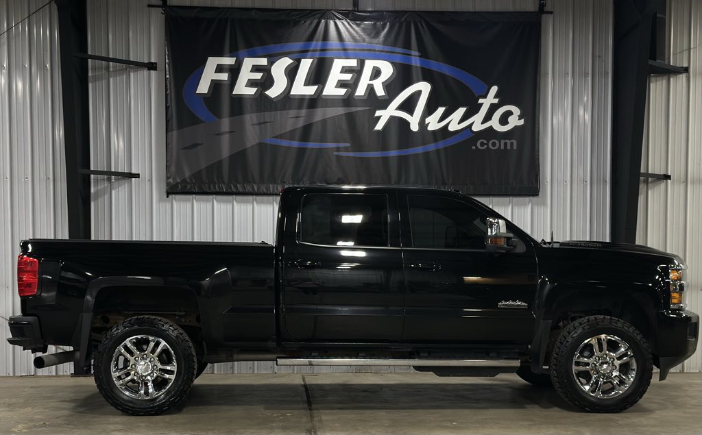 2019 Chevrolet Silverado HD High Country 4WD Crew Cab Standard Box's photo