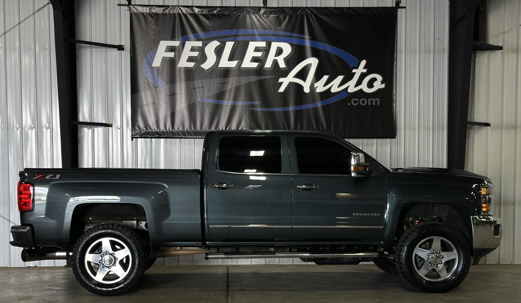 2018 Chevrolet Silverado HD LTZ 4WD Crew Cab Standard Box's photo