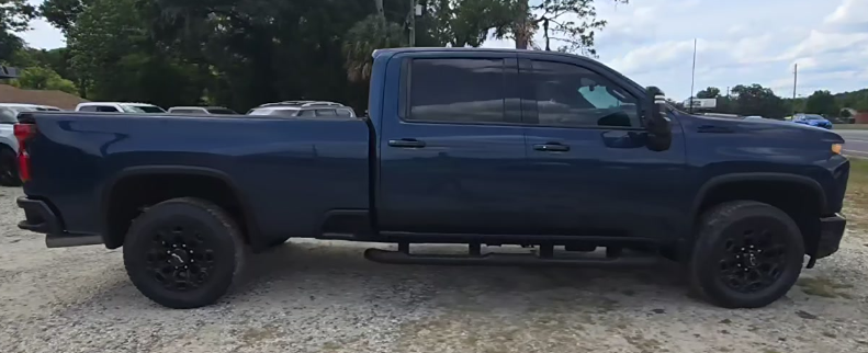 2022 Chevrolet Silverado HD LTZ 4WD Crew Cab Standard Box's photo