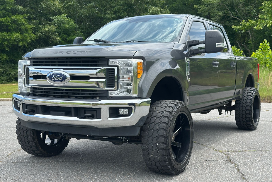2017 Ford F-250 XLT 4x4 Crew Cab 8' Box's photo