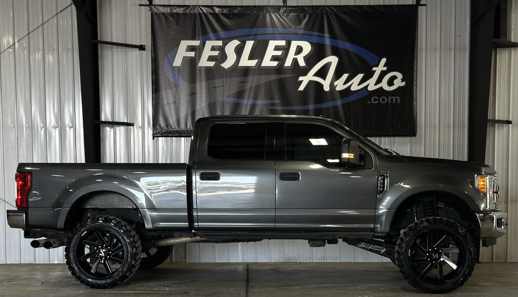 2017 Ford F-250 XLT 4x4 Crew Cab 8' Box's photo