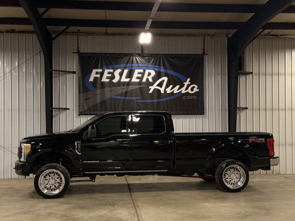 2017 Ford F-250 Lariat 4x4 Crew Cab 8' Box's photo