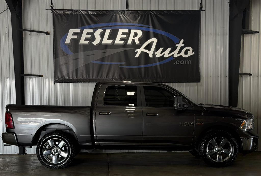 2017 RAM 1500 Big Horn 4x4 Crew Cab 5'7's photo
