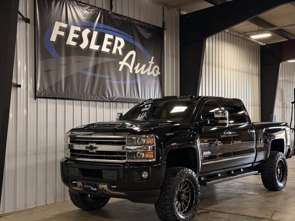 Photo 2 of this Chevrolet Silverado 2500HD