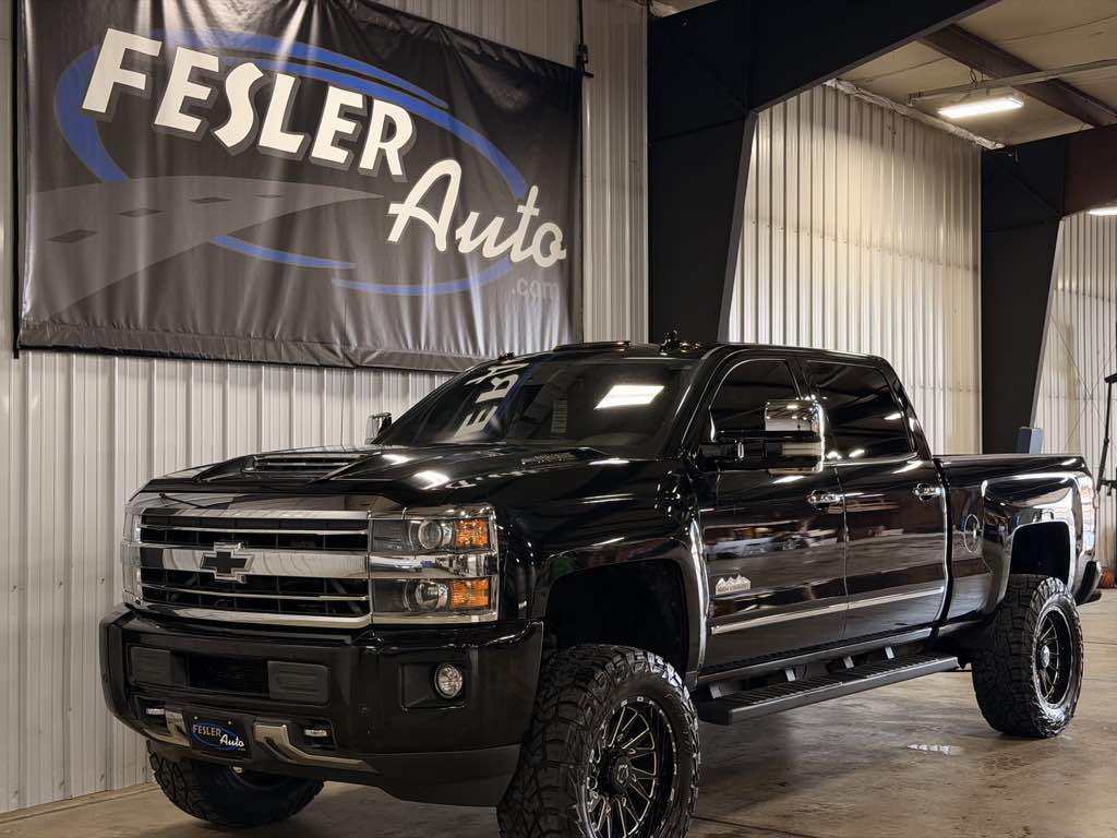 Photo 3 of this Chevrolet Silverado 2500HD