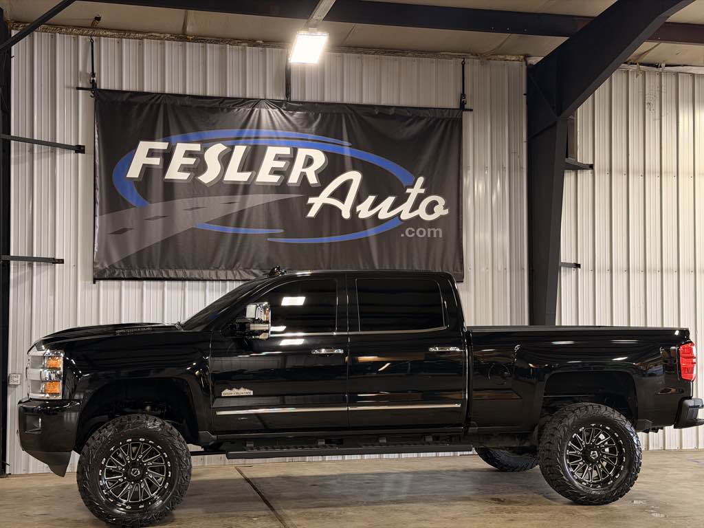 Photo 5 of this Chevrolet Silverado 2500HD