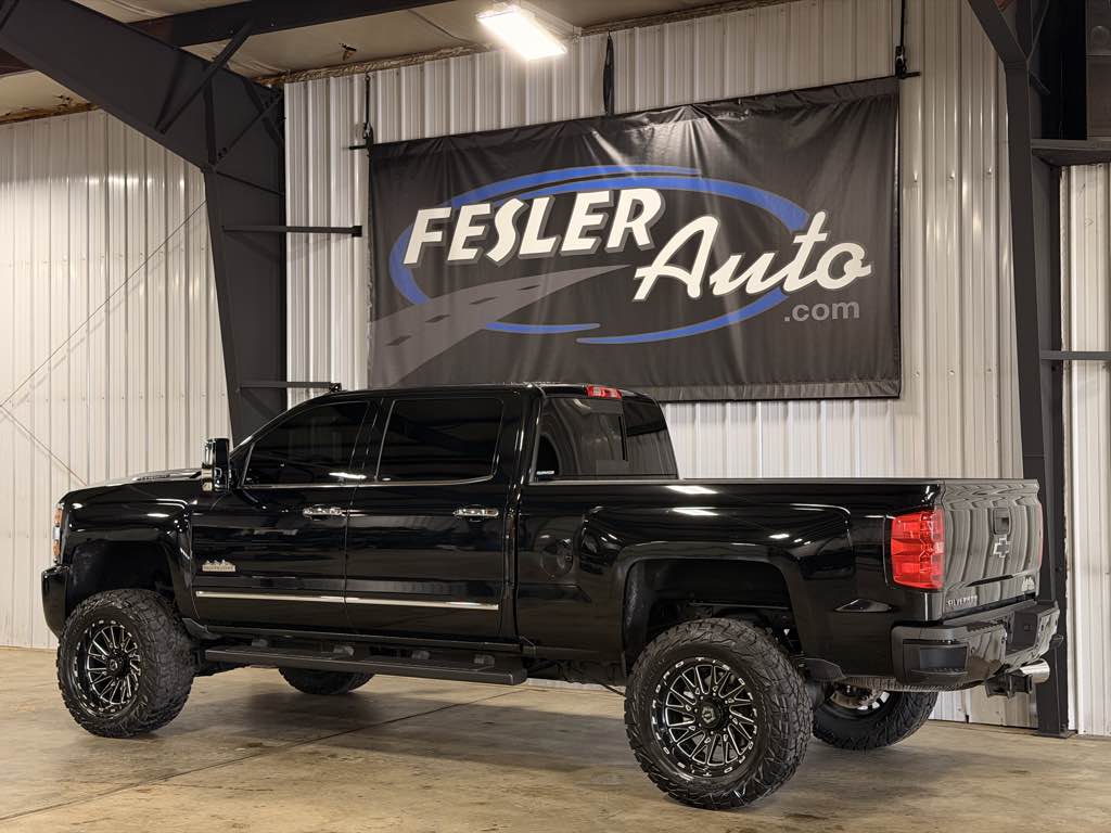 Photo 7 of this Chevrolet Silverado 2500HD