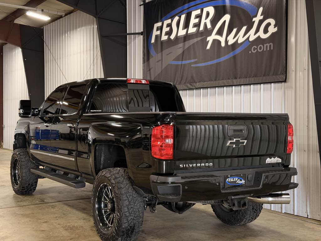 Photo 9 of this Chevrolet Silverado 2500HD