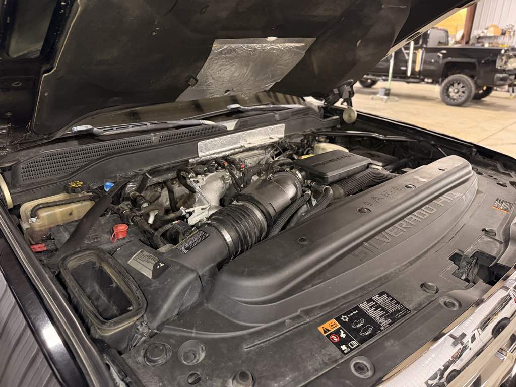 Photo 24 of this Chevrolet Silverado 2500HD