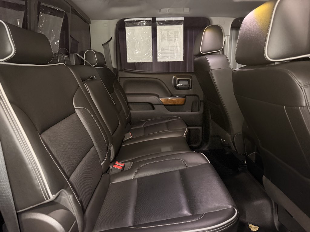 Photo 28 of this Chevrolet Silverado 2500HD