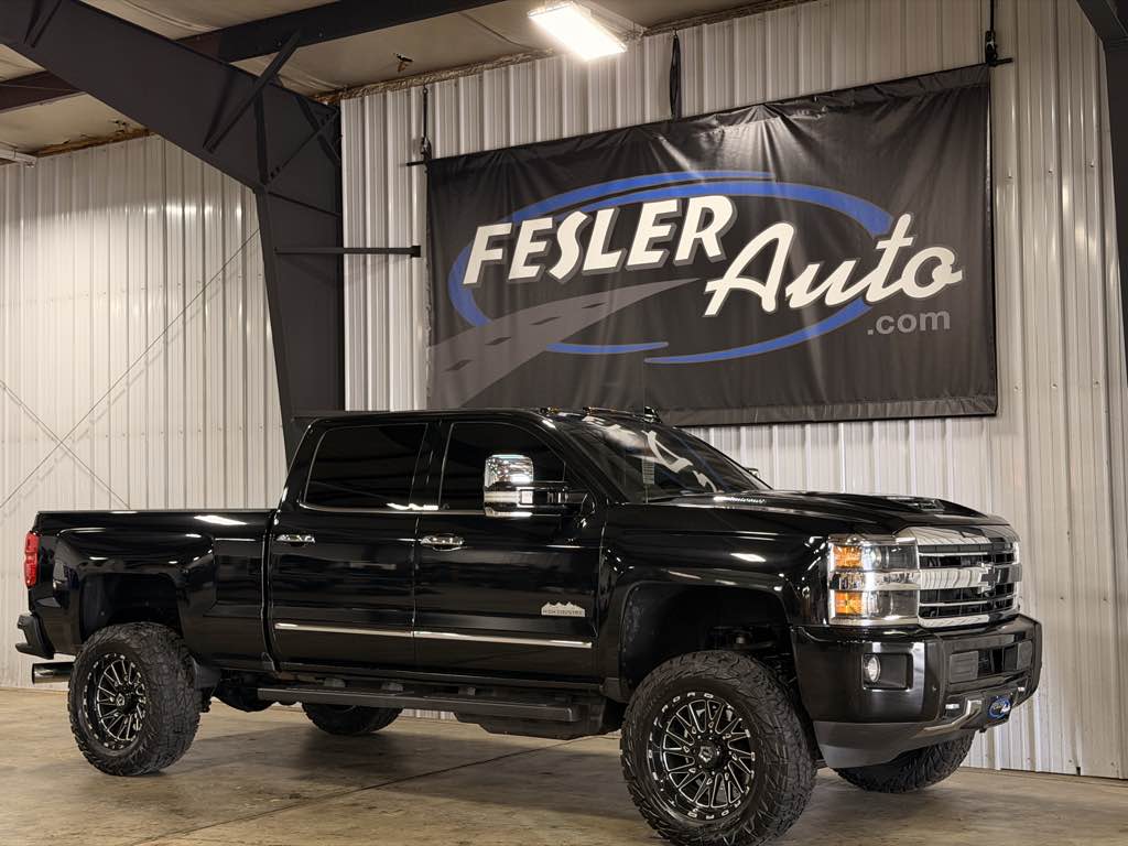 Photo 41 of this Chevrolet Silverado 2500HD