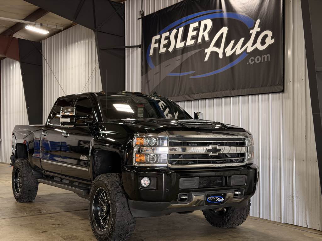 Photo 43 of this Chevrolet Silverado 2500HD